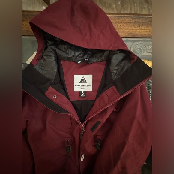 NEFF MARA SNOWBOARD JACKET, WOMEN'S SMALL, PORT / MAROON, waterproof - Picture 2 of 5